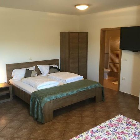 Apartma Valmarin Appartement Spodnje Skofije Buitenkant foto