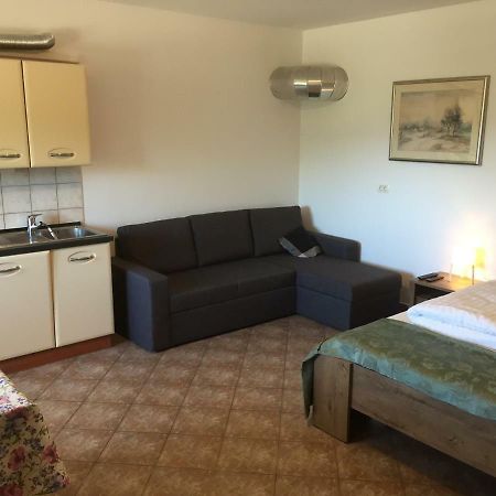 Apartma Valmarin Appartement Spodnje Skofije Buitenkant foto
