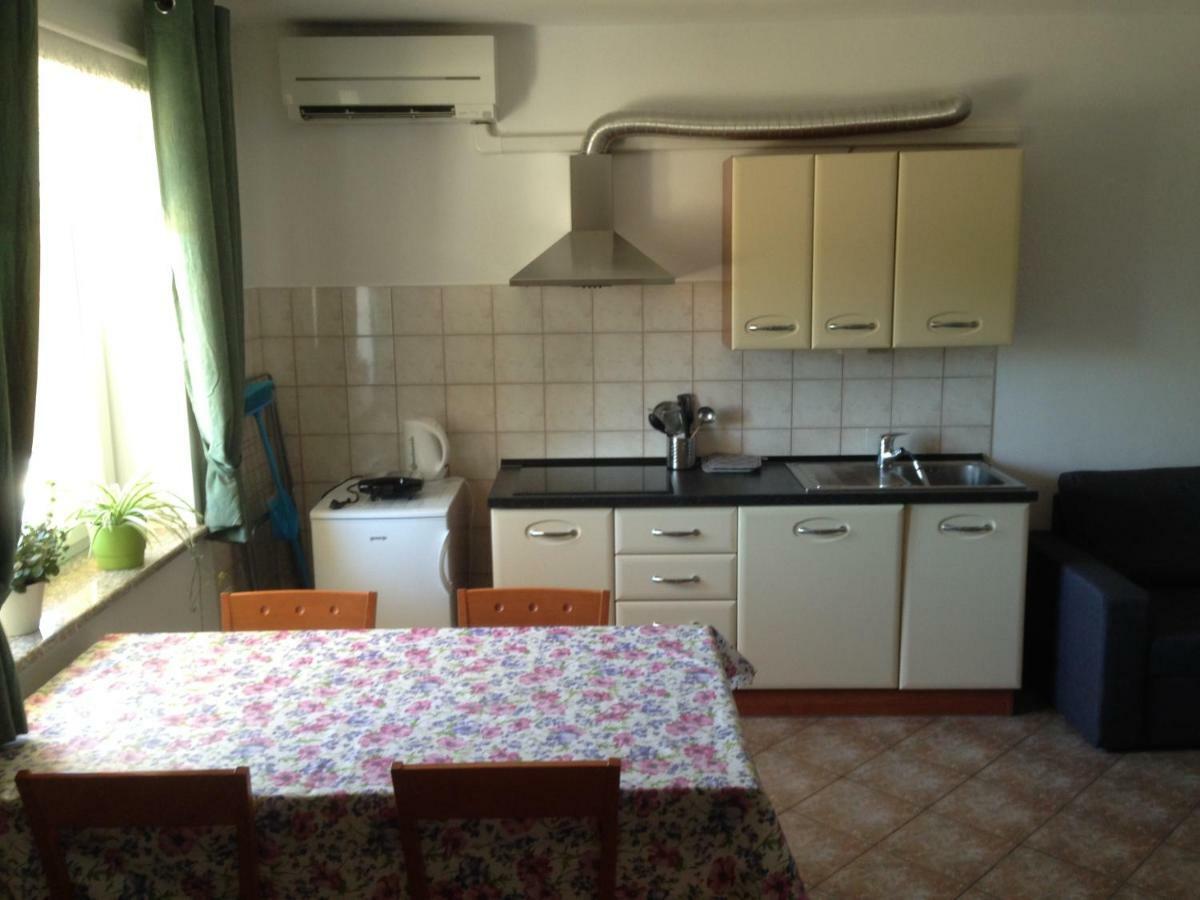 Apartma Valmarin Appartement Spodnje Skofije Buitenkant foto